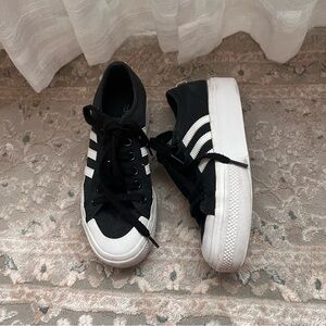 Adidas W 7.5 Black and White Platform Lace-Up Sneakers